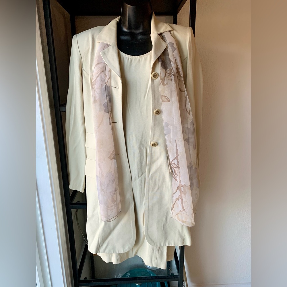 Elegant Cream Women's Jacket, Shift Dress & Scarf Set - Size 3/4 - GUC